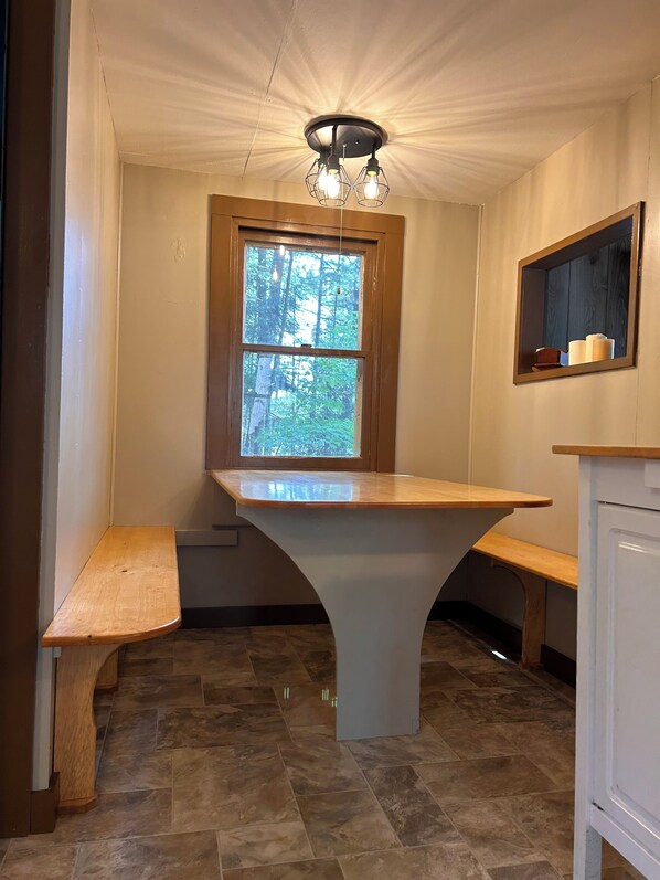 Interior - Camp Sammy-Rocky Manor (Hadley)