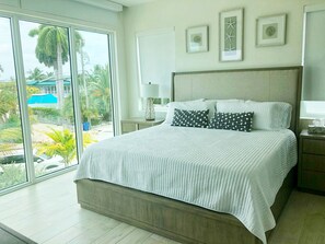 5 habitaciones, tabla de planchar con plancha y cuna de viaje