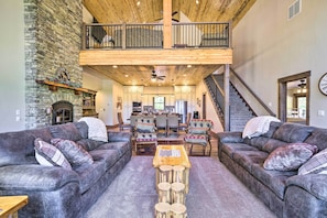TV, fireplace, DVD player, books