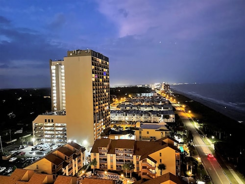 Beach-Pools-Relaxing-King Bed-Clean-Comfy-WiFi