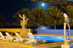 Outdoor pool, open 9:00 AM to 9:00 PM, sun loungers - Pousada Venezia Tropicale (Japaratinga)