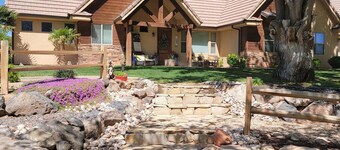 Cottonwood Crossing Retreat 7 King Bedrooms, SLEEPS 36   PARKING GALORE