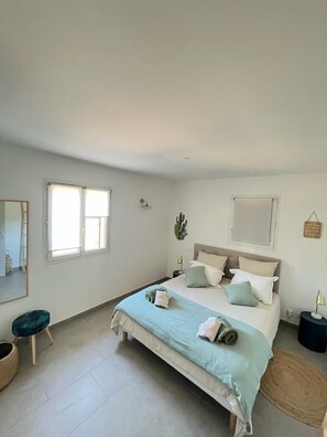 2 bedrooms, iron/ironing board, travel crib, free WiFi