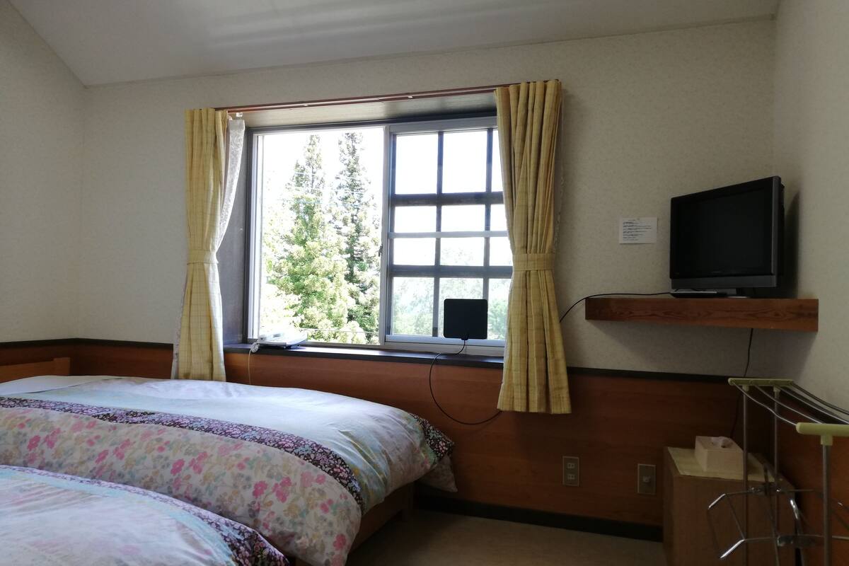 Room (Run of House) | Blackout drapes, free WiFi
