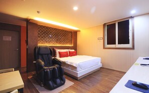 Deluxe Room (VIP+Massage Chair) | Free WiFi