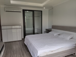 Luksus-loftsleilighet | 1 soverom, sengetøy av topp kvalitet, Tempur-Pedic-senger og skrivebord