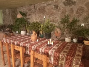 Café da manhã continental todos os dias mediante uma taxa