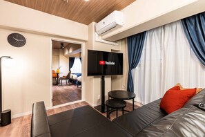 Living area - Bird Land in Shinsaibashi east (Osaka)