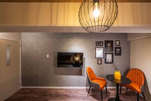Klassiek appartement | 1 slaapkamer, een bureau, gratis wifi, beddengoed
