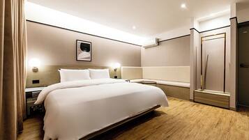 Rom – deluxe | Dundyner og wi-fi (inkludert)