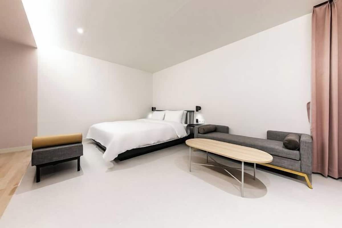 Down comforters, free WiFi