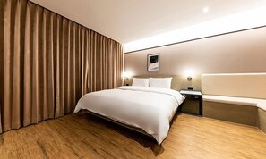 Down duvets, free WiFi - Hotel YaJa Masan Odong (Changwon)