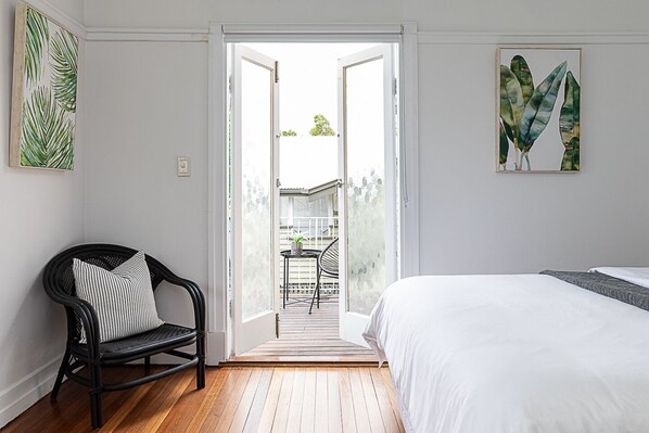 3 bedrooms, desk, iron/ironing board, WiFi