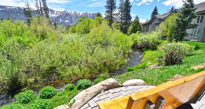 Snowcreek 3+L Townhome, WIFI, New Furnishings, Mtn Views on Meadow!