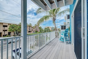 Property grounds - Sea Site Retreat Unit A! Great amenities nearby! Short walk to the beach! (Bradenton Beach)