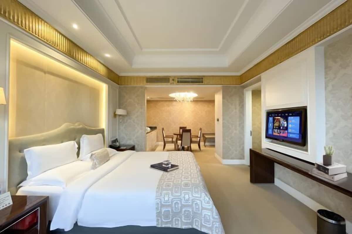 Minibar, desk, blackout drapes, free WiFi