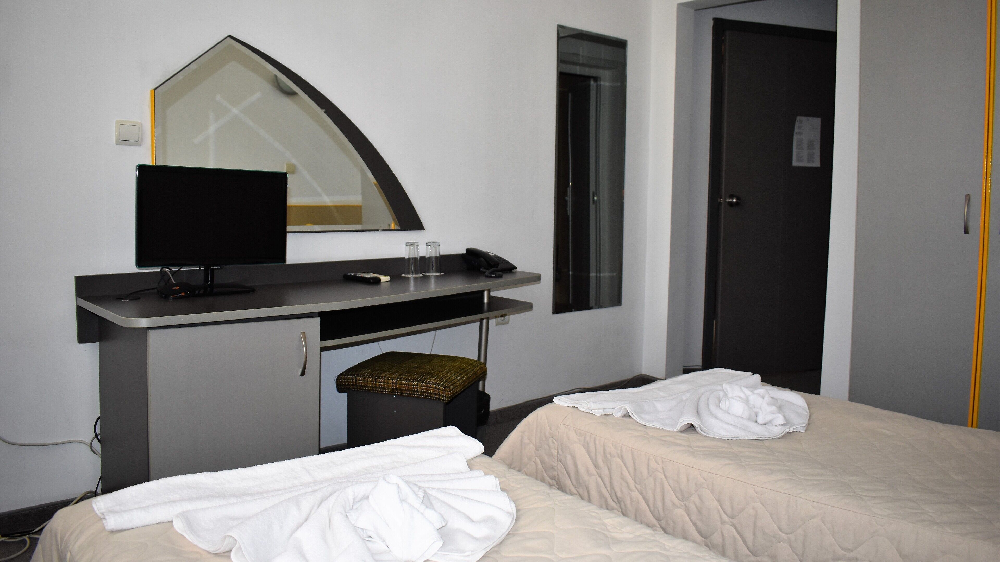 double or twin room, non smoking | room amenity