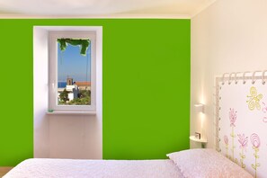 Apartment, 2 Bedrooms, Smoking, Jetted Tub | 2 bedrooms, free cribs/infant beds, free WiFi, bed sheets - Karme House (Meta)