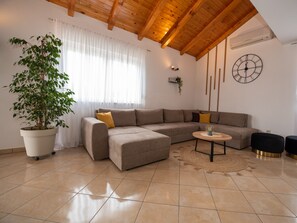 House, 4 Bedrooms | Living area | Flat-screen TV, table football