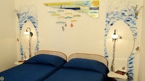 Room - Apartment for two persons with sea view in Trogir near the beach (Trogir)