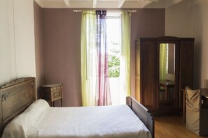 3 bedrooms, iron/ironing board, WiFi