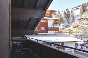 Caja de seguridad en la habitación, cortinas blackout y wifi gratis 