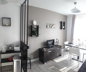 Dining - ☀Vieux Port ♡Honfleur ♫ Wifi ♡Parking ★PISCINE☀ (Équemauville)