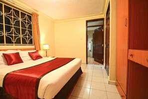 Deluxe Apartment, 2 Bedrooms | Laptop workspace, iron/ironing board, rollaway beds, free WiFi - Naguru Apartments (Kampala)