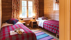 Premium bedding, blackout drapes, iron/ironing board (on request) - Arctic Sky Lapland (Sodankyla)