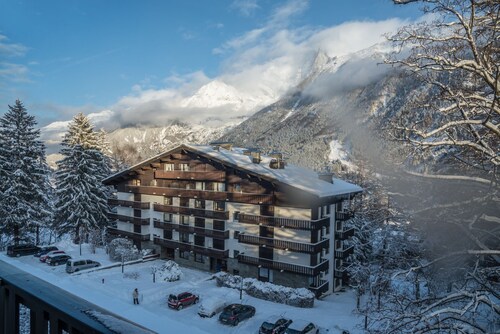Great central location next to ski lifts and forest,spacious renovated apartment