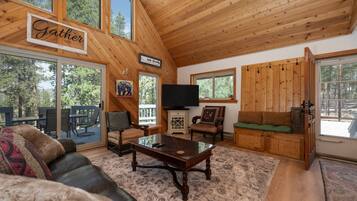 TV, fireplace, DVD player