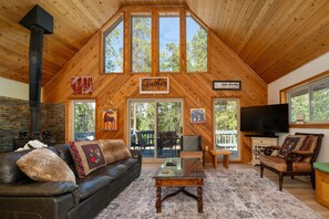 TV, fireplace, DVD player - Pet Friendly! Wood Fireplace, Wraparound Porch, Firepit, Close to Lake Granby and Highland Marina (Grand Lake)