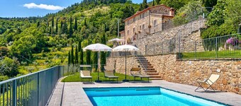 Villa Pietrenta- beautiful rural farmhouse surrounded by lush vegetation