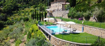Villa Pietrenta- beautiful rural farmhouse surrounded by lush vegetation