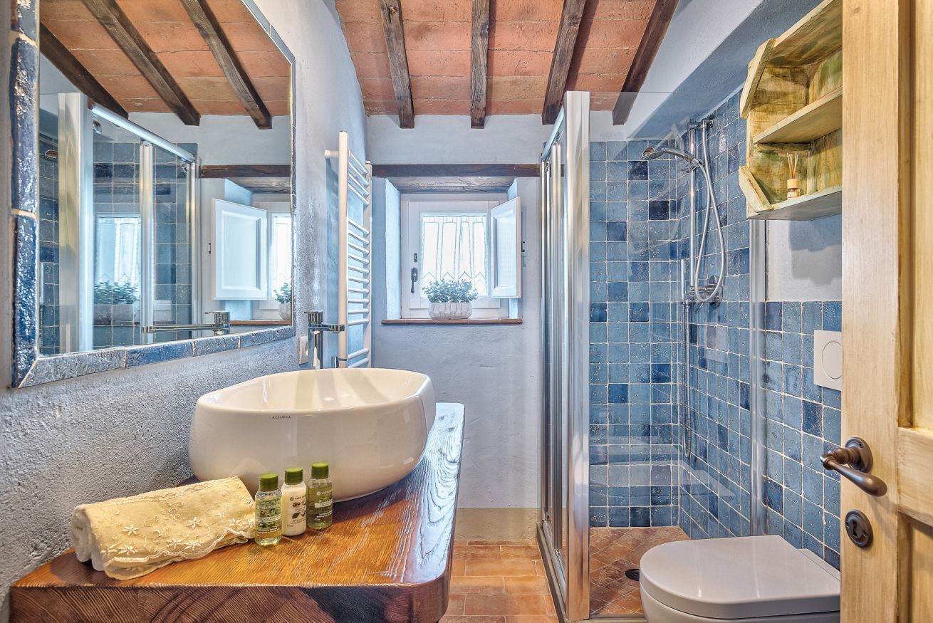 Dusche, Haartrockner, Bidet, Handtücher