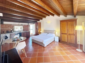 1 bedroom, free WiFi, bed sheets