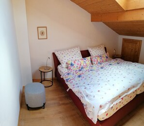 1 sovrum, internet och sängkläder