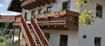 Ferienwohnung für 2-4 Personen, 1 sep. Schlafzimmer und Balkon in Chieming-Laimgrub