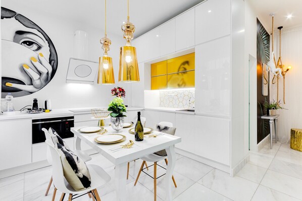 Fridge, microwave, oven, stovetop