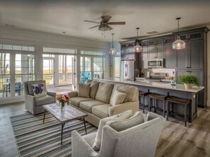 Televisie en een open haard