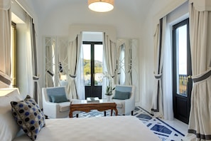 Egyptian cotton sheets, premium bedding, memory-foam beds, minibar - Anna Belle Elegant  Agriresort (Sorrento)