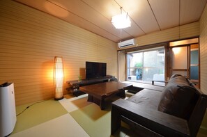 บ้านพัก (Private Vacation) | บริเวณนั่งเล่น | ทีวีจอแบน