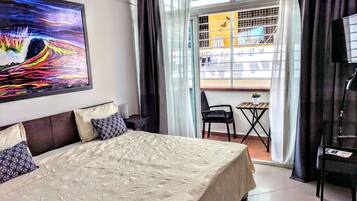 3 habitaciones, escritorio, wifi y ropa de cama