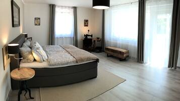 3 chambres, fer et planche à repasser, Wi-Fi gratuit, draps fournis
