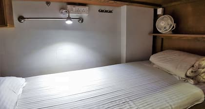 Hexa Ahlan Dorm - Hostel