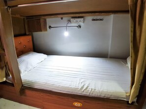 Standard Shared Dormitory | Free WiFi - Hexa Ahlan Dorm - Hostel (Wadhwan)