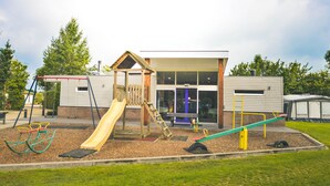 Zona de juegos infantil al aire libre
