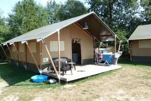 Exterior - Safaritent at Camping de Vuurkuil (Hulshorst)