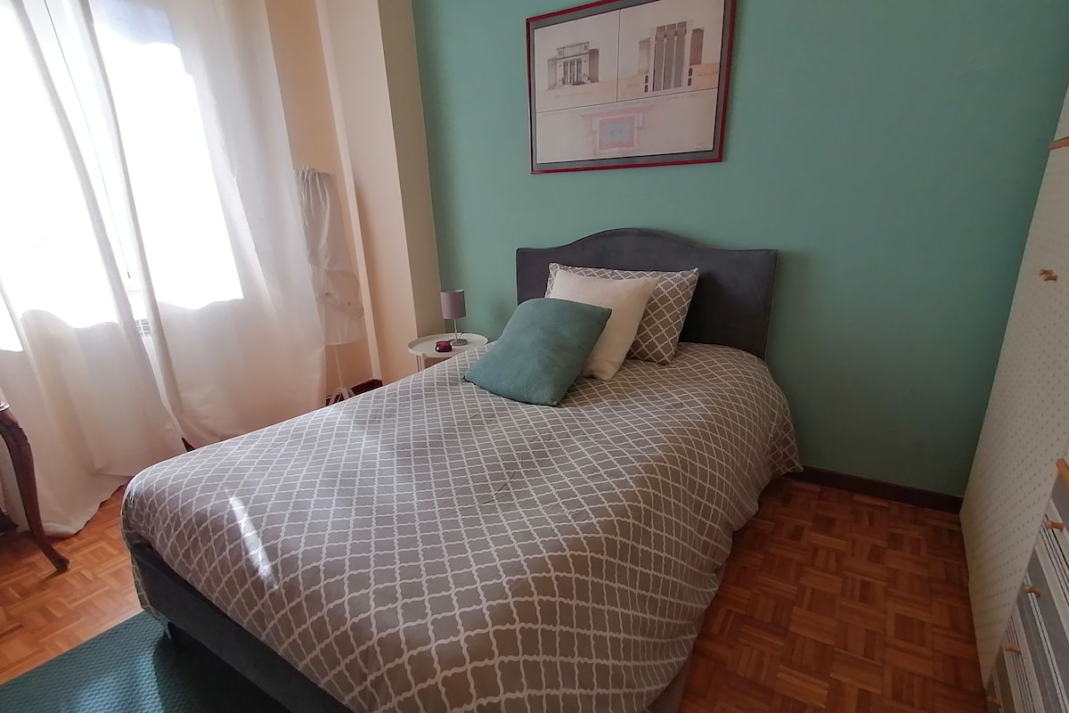 Kamar Single Elite, 1 Tempat Tidur Twin Besar, Bebas Asap Rokok | Seprai Frette Italia, seprai premium, dan selimut bulu angsa