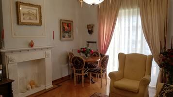 42-inch TV with digital channels, smart speakers